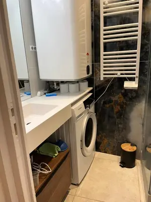 Cuisine ou kitchenette dans l'établissement Duplex Remparts d'Antibes