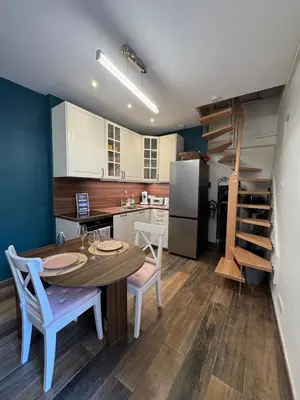 Cuisine ou kitchenette dans l'établissement Duplex Remparts d'Antibes