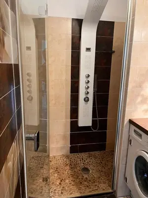 Salle de bains dans l'établissement Spacieux T3 avec Terrasse Cannes Centre à Deux Pas de la Croisette