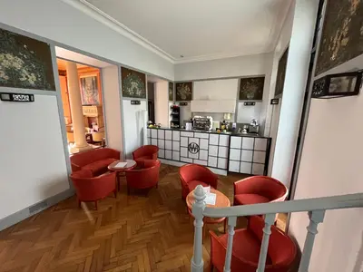Cuisine ou kitchenette dans l'établissement Hôtel Windsor