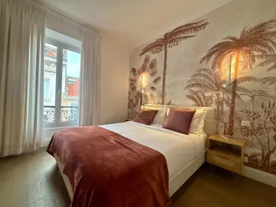 Un ou plusieurs lits dans un hébergement de l'établissement SCARLETT 4 Bedroom next to the Croisette