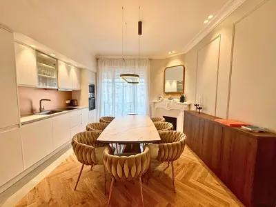 Cuisine ou kitchenette dans l'établissement SCARLETT 4 Bedroom next to the Croisette