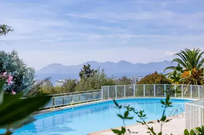 Vue générale sur la montagne ou vue sur la montagne depuis l'appartement