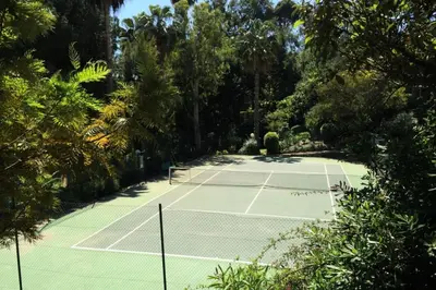 Tennis ou squash au sein de l'appartement ou à proximité