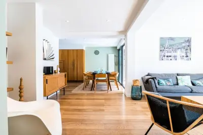 Télévision ou salle de divertissement dans l'établissement Résidence Maison 10 Pers., Piscine, Proche Centre De Cannes - Maison 10 pers., piscine, proche centre de Cannes MAE-1773