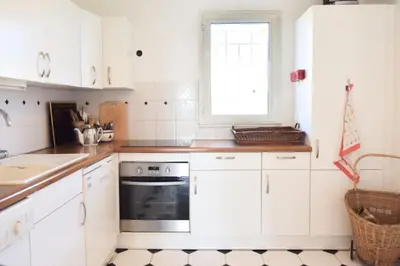 Cuisine ou kitchenette dans l'établissement Résidence 3 Pièces En Résidence Avec Piscine Et Vue Mer - 3 Pièces en Résidence avec Piscine et Vue Mer MAE-1793