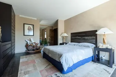 Un ou plusieurs lits dans un hébergement de l'établissement Résidence Villa En Domaine Privé Avec Piscine Chauffée - Villa en domaine privé avec piscine chauffée MAE-2023
