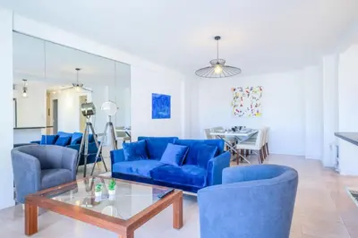 Coin salon dans l'établissement Résidence 3p à 100m Des Plages, Terrasse Et Parking - 3P à 100m des plages, terrasse et parking MAE-2073
