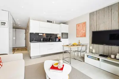Cuisine ou kitchenette dans l'établissement Résidence Centre Ville De Cannes, 2p Moderne Avec Terrasse - Centre ville de Cannes, 2P moderne avec terrasse MAE-2133
