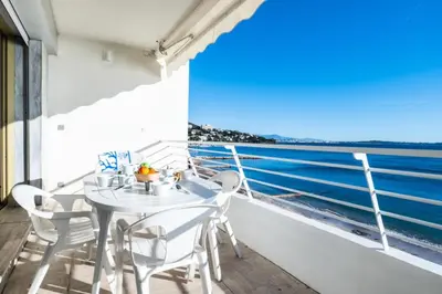 Balcon ou terrasse dans l'établissement Résidence Vue Mer Panoramique - 3 Pièces Mouré Rouge - VUE MER PANORAMIQUE - 3 pièces Mouré Rouge MAE-2293