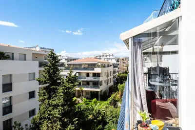 Balcon ou terrasse dans l'établissement Résidence Duplex En Toit-terrasse à Deux Pas De La Croisette - Duplex en toit-terrasse à deux pas de la Croisette MAE-2383