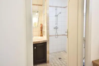 Salle de bains dans l'établissement Résidence Maison Avec, Piscine & Vue Mer - Antibes - Maison avec, piscine & vue mer - Antibes MAE-2393