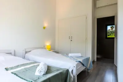 Un ou plusieurs lits dans un hébergement de l'établissement Résidence Maison De Vacances De 150 M2, Grande Piscine Et Espace Pétanque ! - Maison de vacances de 150 m2, grande piscine et espace pétanque ! MAE-2543