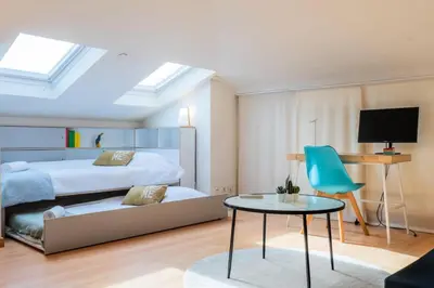 Un ou plusieurs lits dans un hébergement de l'établissement Résidence Rare ! Rooftop 120m² 5min à Pied Du Centre - RARE ! ROOFTOP 120m² 5min à pied du centre MAE-2643