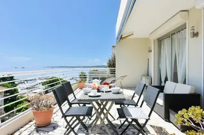 Balcon ou terrasse dans l'établissement Résidence Cosy 3p En Dernier étage, Terrasse Et Vue Mer - Cosy 3P en dernier étage, terrasse et vue mer MAE-2733