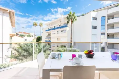 Balcon ou terrasse dans l'établissement Résidence 3p Piscine, Parking Et Plages à 100m - 3P piscine, parking et plages à 100m MAE-2763
