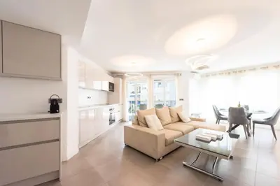 Cuisine ou kitchenette dans l'établissement Résidence 3p Piscine, Parking Et Plages à 100m - 3P piscine, parking et plages à 100m MAE-2763