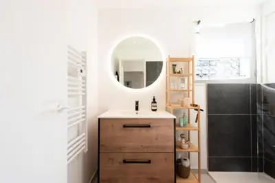 Salle de bains dans l'établissement Résidence Lumineux 2p, Plages à Pied - Lumineux 2P, plages à pied MAE-2843