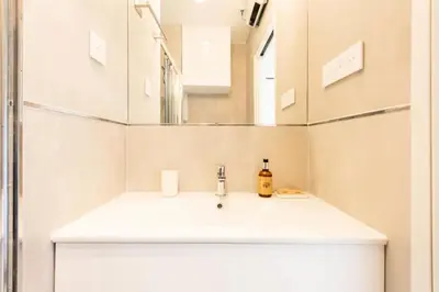 Salle de bains dans l'établissement Résidence 2p Au Calme Proche Centre Cannes - 2P au Calme proche Centre Cannes MAE-2983
