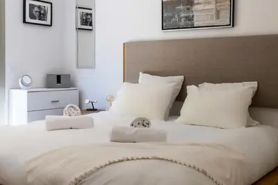 Un ou plusieurs lits dans un hébergement de l'établissement Résidence 2p Rez-de-jardin Avec Piscine – Calme, Parking Privé - 2P Rez-de-jardin avec piscine – Calme, Parking privé MAE-2133