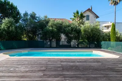 Piscine de l'établissement Résidence 2p Rez-de-jardin Avec Piscine – Calme, Parking Privé - 2P Rez-de-jardin avec piscine – Calme, Parking privé MAE-2133 ou située à proximité