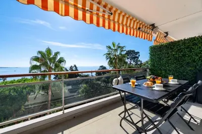 Balcon ou terrasse dans l'établissement Résidence 4p Vue Mer, Résidence De Standing Avec Piscine & Tennis - 4P Vue Mer, Résidence de Standing avec Piscine & Tennis MAE-4573