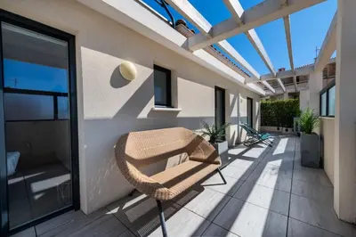 Balcon ou terrasse dans l'établissement Résidence 4p Rooftop Avec Jacuzzi & Parking, Cannes - 4P Rooftop avec Jacuzzi & Parking, Cannes MAE-7563