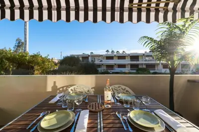 Balcon ou terrasse dans l'établissement Résidence 2p Proche Plage Et Croisette, Palm Beach - 2P Proche Plage et Croisette, Palm Beach MAE-2193