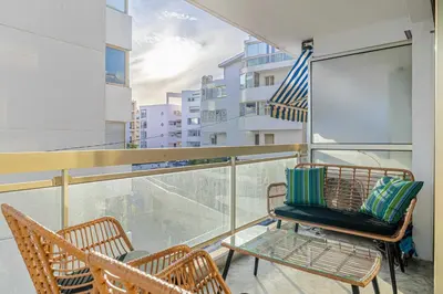 Balcon ou terrasse dans l'établissement Elegant apt with balcony near the beaches – Cannes