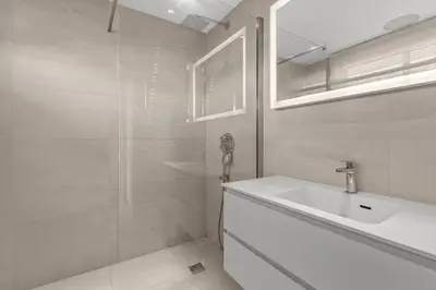 Salle de bains dans l'établissement REF 2033 - Cannes - Sumptuous penthouse with sea view for rent