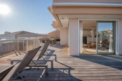 Balcon ou terrasse dans l'établissement REF 2033 - Cannes - Sumptuous penthouse with sea view for rent