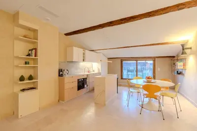 Cuisine ou kitchenette dans l'établissement Exceptional duplex for 5 or 6 guests with sea and market views