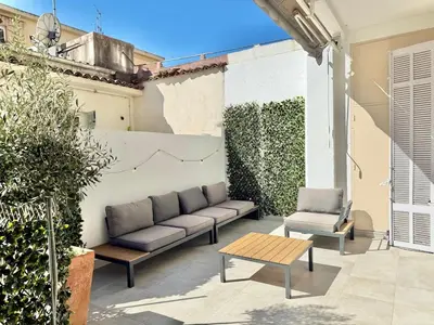 Coin salon dans l'établissement 2 bedrooms, large terrace, city center