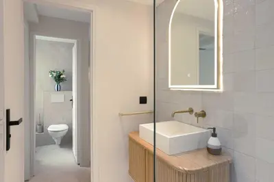 Salle de bains dans l'établissement Maya Cannes