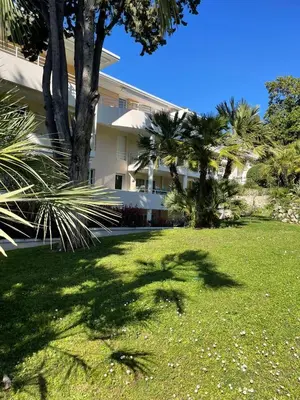 Jardin de l'établissement Appartement au centre de Cannes à deux pas du festival