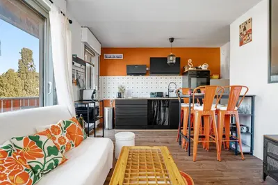 Cuisine ou kitchenette dans l'établissement Appartement Les jardins de Vallauris - Welkeys