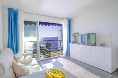 Coin salon dans l'établissement Bord de mer- Plage -Antibes Juan