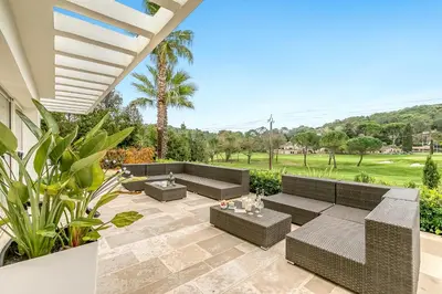 Jardin de l'établissement La Maison Blanche Sur Le Golf