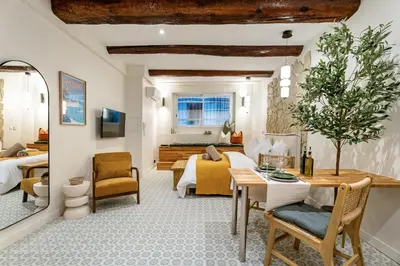 Coin salon dans l'établissement Antibes Old Town Apartment