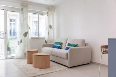 Coin salon dans l'établissement Chic appartement 2 pièces