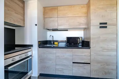 Cuisine ou kitchenette dans l'établissement Seaside Escape