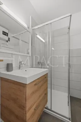 Salle de bains dans l'établissement Cannes Croisette 2034 - Studio for rent
