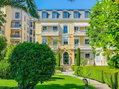 Jardin de l'établissement Terranova Cannes Terrace Accommodation