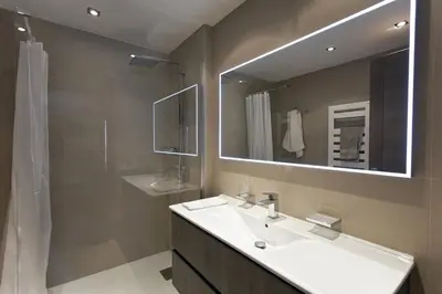 Salle de bains dans l'établissement 2 chambres au cœur de Cannes - Croisette et plages à 1 min