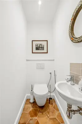 Salle de bains dans l'établissement REF 2038 - Cannes - Superbe appartement deux pièces entièrement rénové