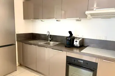 Cuisine ou kitchenette dans l'établissement Centre Juan-les-Pins - Proche Plages