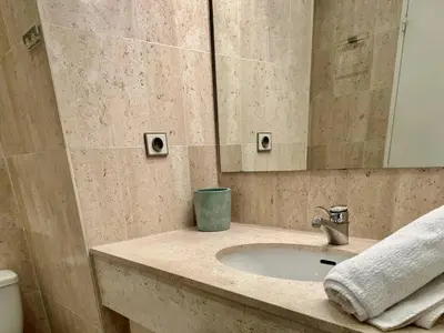 Salle de bains dans l'établissement Appartement Contemporain 2 Pièces – Villeneuve-Loubet Plage - FR-1-252A-139