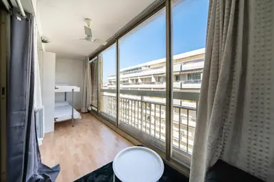 Balcon ou terrasse dans l'établissement Spacieux 2 pièces en plein centre-ville de Cannes