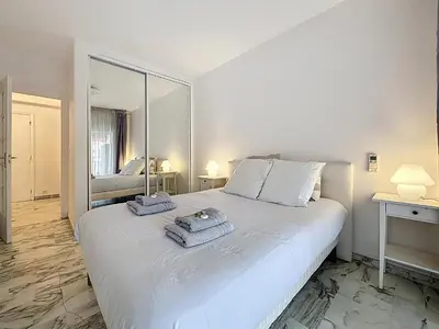 Un ou plusieurs lits dans un hébergement de l'établissement 47m2 - climatisation, carré d'or