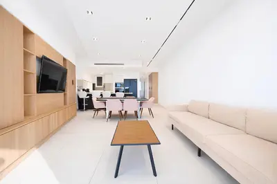 Télévision ou salle de divertissement dans l'établissement Sable Croisette - Appartement de Luxe avec terrasse et vue Mer